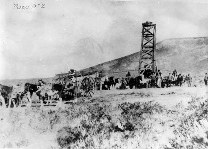 Descubrimiento de petróleo en Comodoro Rivadavia, 1907.